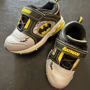 Light-Up Batman Kids Size 8 Shoes - Black and Yellow